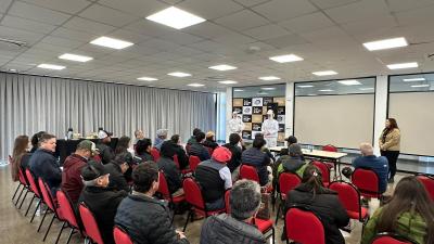 Grupo de produtores do Sindicato Rural de Laranjeiras do Sul realiza visitas técnicas em Guarapuava
